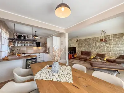 Kuća 250 m², Savudrija - bazen i 150 m od plaže - 12