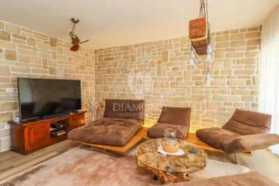 Kuća 250 m², Savudrija - bazen i 150 m od plaže - 8