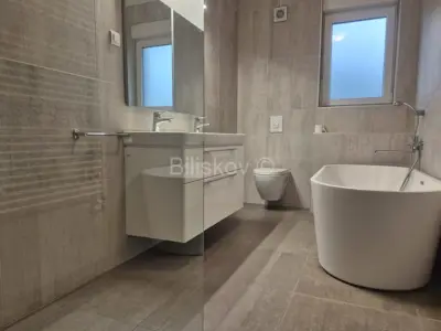 Šestine, urbana obiteljska vila 400 m², okućnica 1300 m² - 14