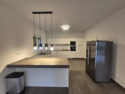 Šestine, urbana obiteljska vila 400 m², okućnica 1300 m² - 4
