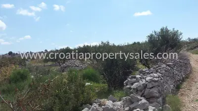 Grundstück, Brač, 14.400 m², 87.000 € - 6