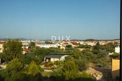Stan 94,4 m², Murter - pogled na more i dvije terase - 5