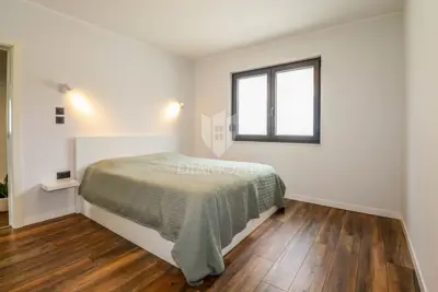 Haus 134 m², Rovinj - moderne ebenerdige Immobilie in ruhiger Siedlung - 11