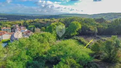 Building plot 1,413 m², Grožnjan - quiet location - 2