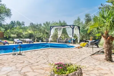 Stone house 175 m², Filipana - peaceful surroundings and privacy - 2