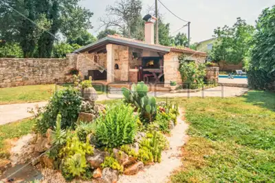 Stone house 175 m², Filipana - peaceful surroundings and privacy - 6