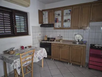 Haus in Tribunj, Hof und 2 Parkplätze - 11