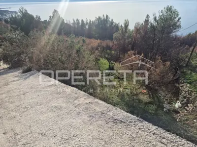 Building land 676 m², Jesenice - investment potential - 2