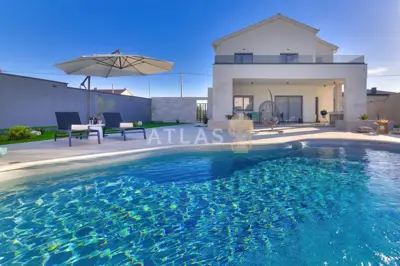 Villa 200 m², Novi Vinodolski - luxurious modern villa - 13