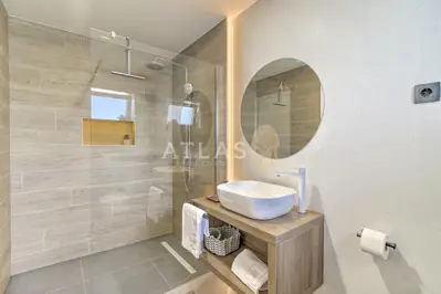Villa 200 m², Novi Vinodolski - luxurious modern villa - 9
