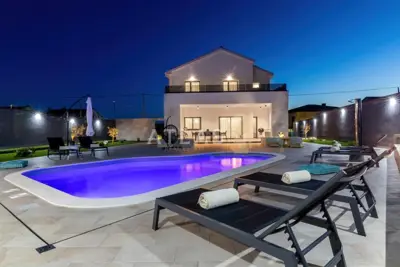 Vila 200 m², Novi Vinodolski - luksuzna moderna vila