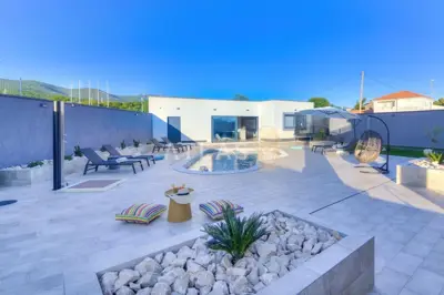 Villa 200 m², Novi Vinodolski - luxurious modern villa - 11