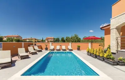 Vila 327 m², Jadreški - bazen i okućnica - 8