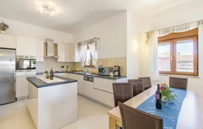 Vila 327 m², Jadreški - bazen i okućnica - 18