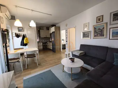 - Pula Centar blizina Arene, adaptiran stan 2ss - - 5