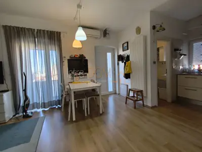 - Pula Centar blizina Arene, adaptiran stan 2ss - - 2