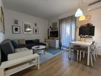 - Pula Centar blizina Arene, adaptiran stan 2ss - - 1