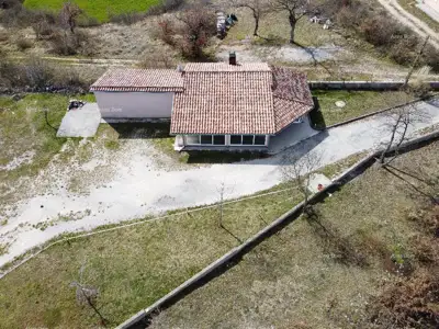 House 100 m², Marčana - plot 26 000 m²