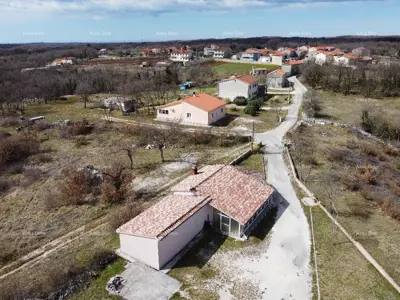 House 100 m², Marčana - plot 26 000 m² - 5