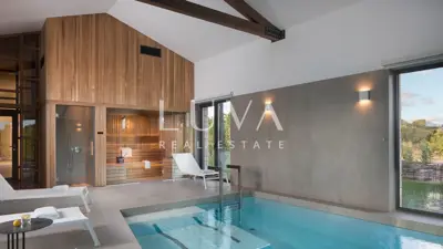 Villa 360 m², Bale - Designerluxus und Wellnessbereich