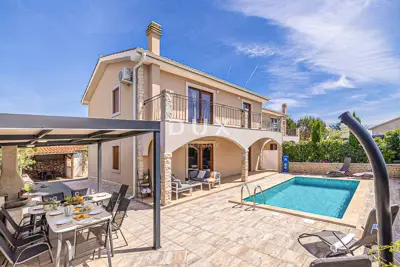 House 172 m², Linardići - sea view and pool