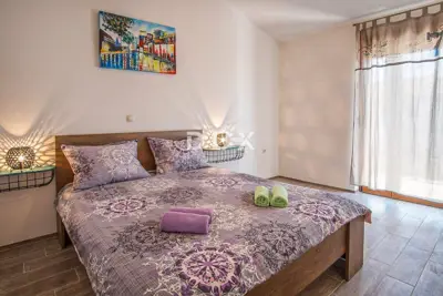 Kuća 172 m², Linardići - pogled na more i bazen - 12