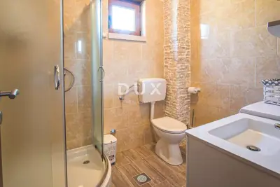 Kuća 172 m², Linardići - pogled na more i bazen - 8