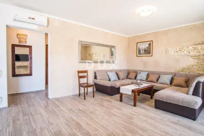 Kuća 172 m², Linardići - pogled na more i bazen - 5