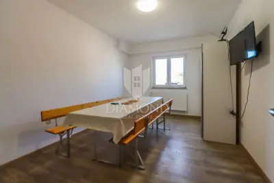 ESKLUZIVNO! Obiteljska kuća na mirnoj lokaciji u blizini Svetvinčenta - 7