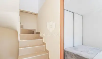Stan 104 m², Umag centar - 3 etaže, 3. red do mora - 7