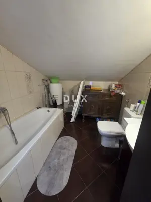 Kuća 150 m², Selce - pogled na more i bazen - 15