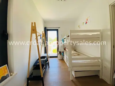 Wohnung 107 m², Insel Brač - 200 m vom Meer - 12