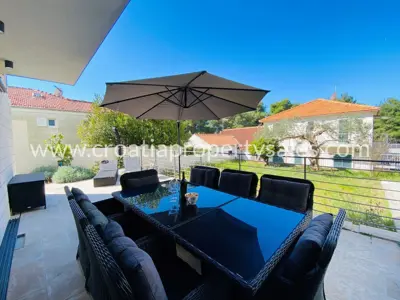 Wohnung 107 m², Insel Brač - 200 m vom Meer