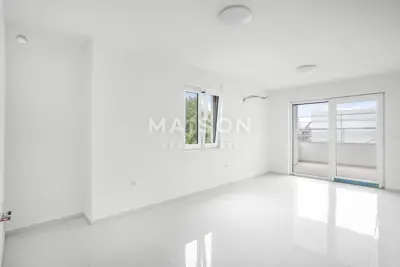 Stan 61 m², Novi Vinodolski - mirna lokacija i loggia