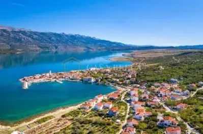 Land 2,754 m², Vinjerac by the beach and access road