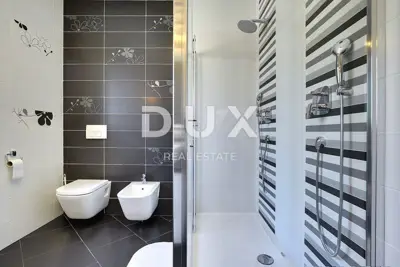Villa 385 m², Rovinj - 4 Schlafzimmer und Pool - 22