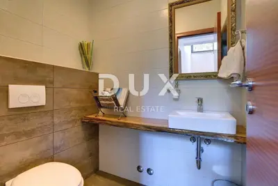 Villa 385 m², Rovinj - 4 Schlafzimmer und Pool - 20