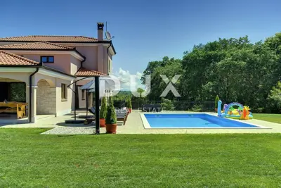 Villa 385 m², Rovinj - 4 Schlafzimmer und Pool - 2