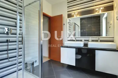 Villa 385 m², Rovinj - 4 Schlafzimmer und Pool - 17