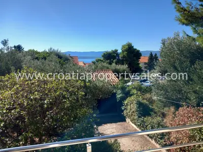 House 100 m², Otok Brač - near the center and the sea - 5