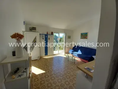 House 100 m², Otok Brač - near the center and the sea - 10