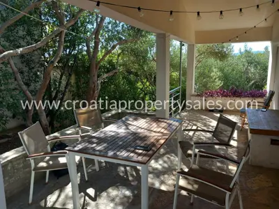 House 100 m², Otok Brač - near the center and the sea - 11