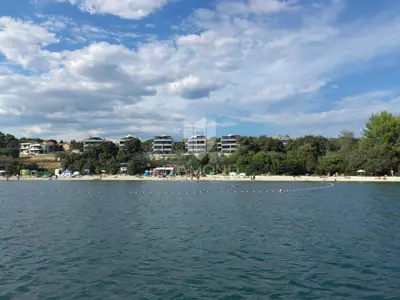 Stan u Banjolama, prvi red do mora i zajednički bazen - 15