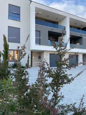 Verkauf-Neubau! Wohnung mit zwei Schlafzimmern und zwei Stellplätzen, Pula, Valdebek!