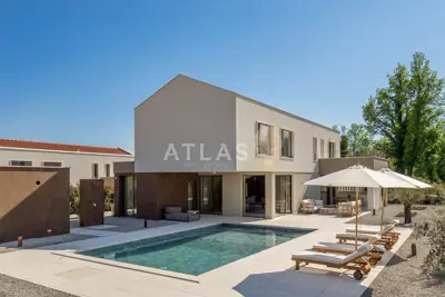 Haus zum Kauf in Labin, 283 m²
