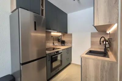 Apartment in Omiš, near the sea and beaches, yard and parking space - 3
