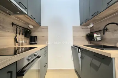 Apartment in Omiš, near the sea and beaches, yard and parking space - 4