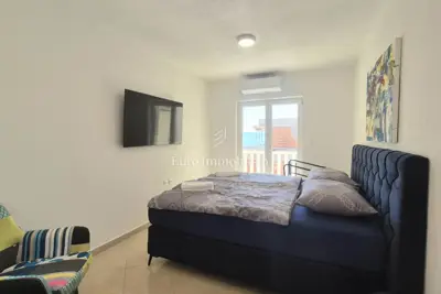 Apartment in Omiš, near the sea and beaches, yard and parking space - 5