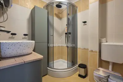 Apartment in Omiš, near the sea and beaches, yard and parking space - 7