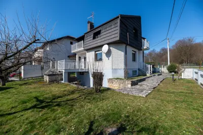 Sesvete, kuća površine 260 m², sagrađena 1986. - 2